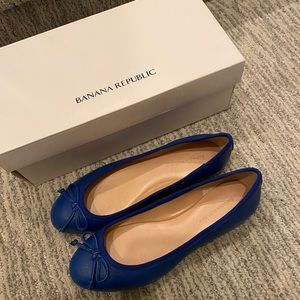 NWT Banana Republic Flat Shoes (Size 6)